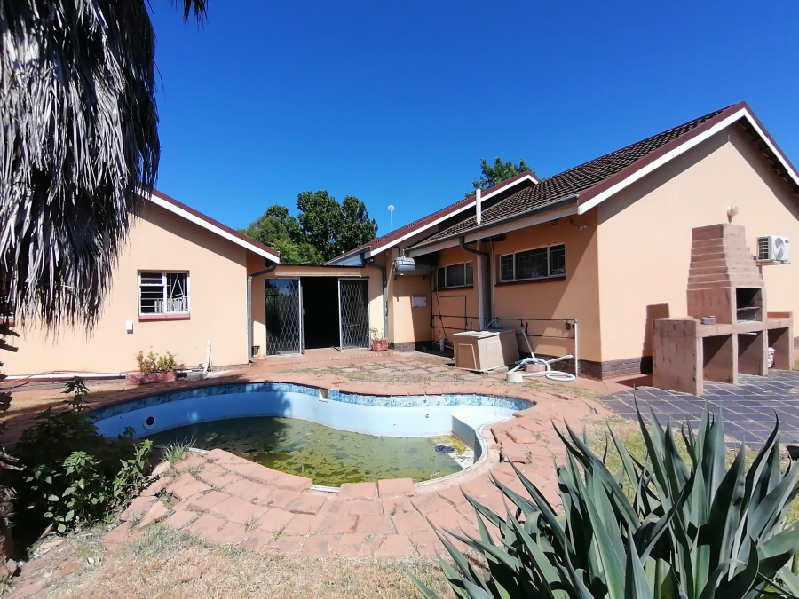 4 Bedroom Property for Sale in Klerksdorp Rural North West
